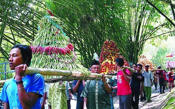 Sambut 1 Suro, Warga Sumbermujur Gelar Maheso Suroan